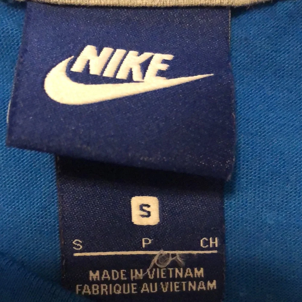 NIKE Swoosh Tank